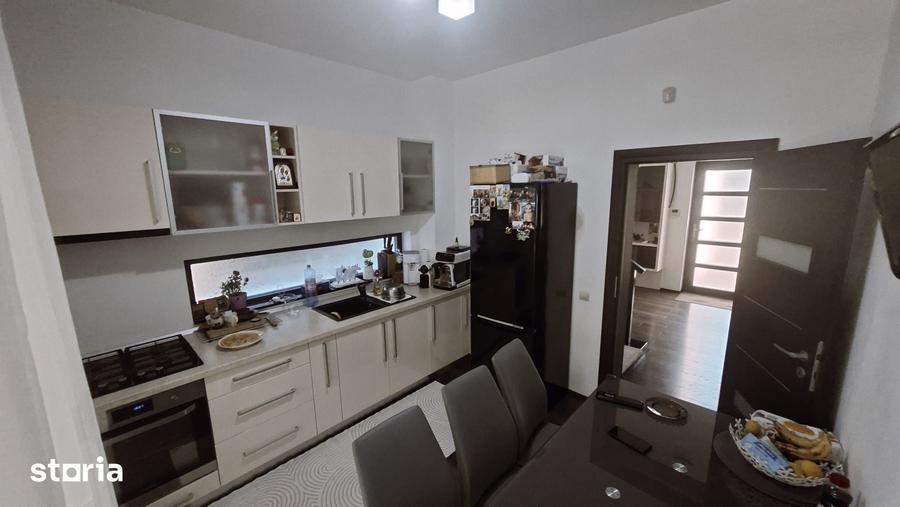 Casă cu 4 camere cu Teren 400 Mp în Ștefănești