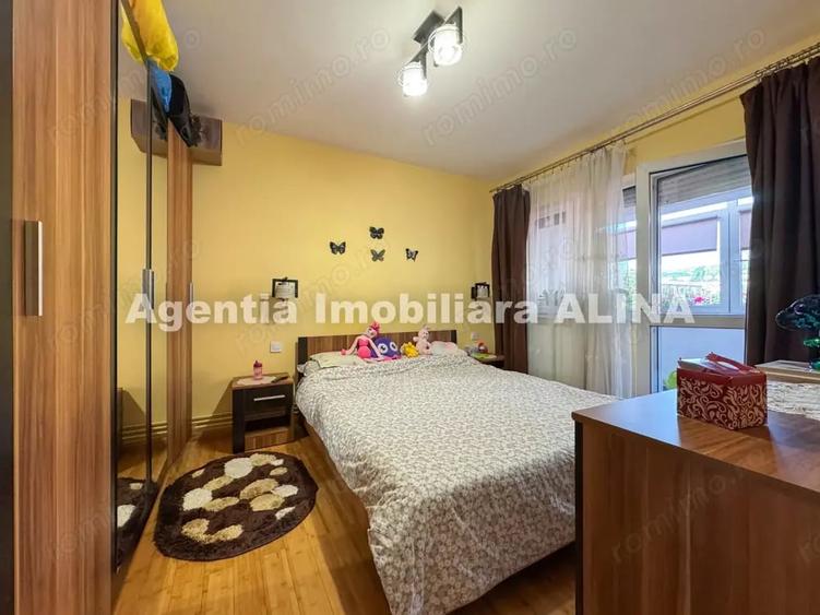 Apartament cu 3 camere decomandat în Astoria