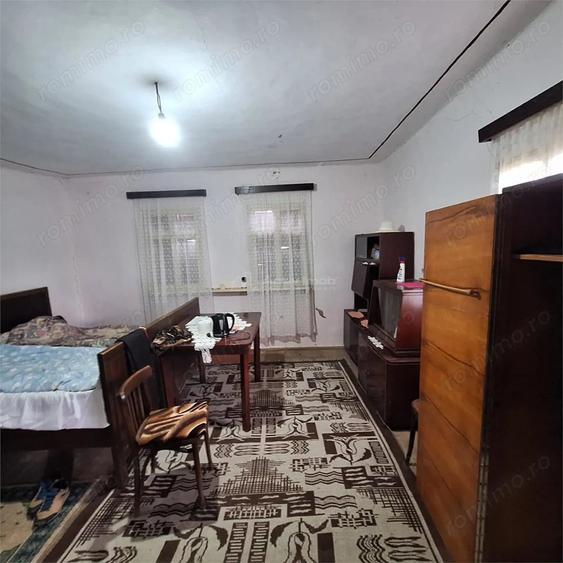Casă cu Teren 4636 Mp în Central