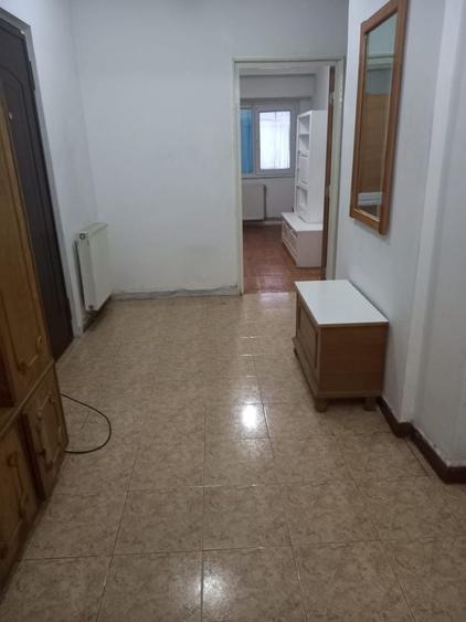 Apartament cu 3 camere decomandat în Ștefan cel Mare