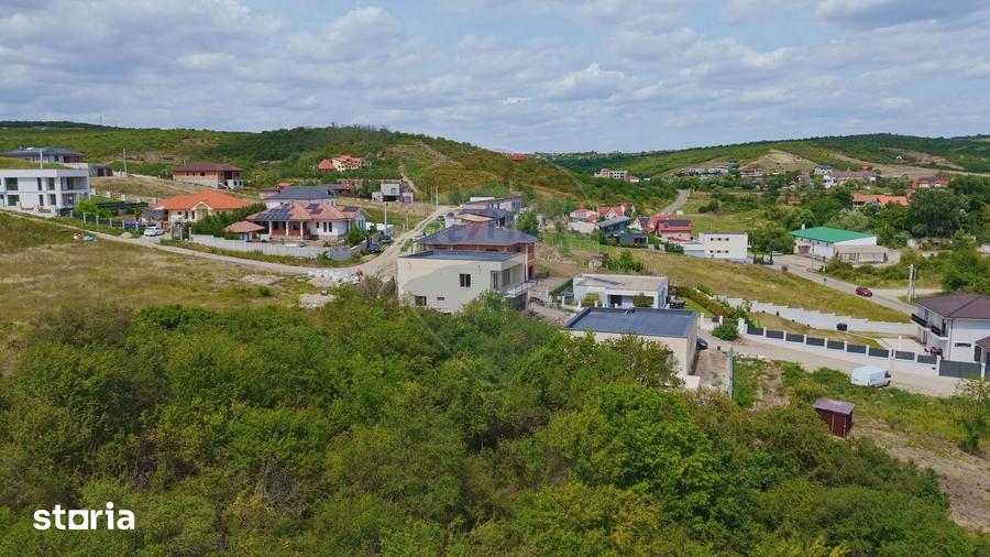 Casă cu 5 camere cu Teren 435 Mp în Paleu