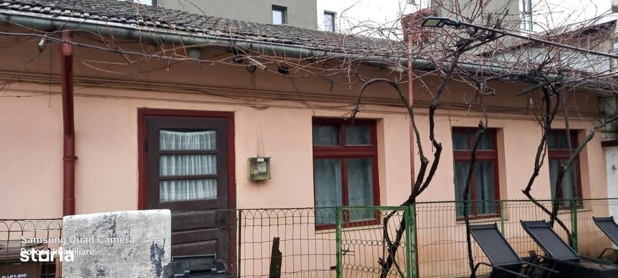 Casă cu 2 camere în Central