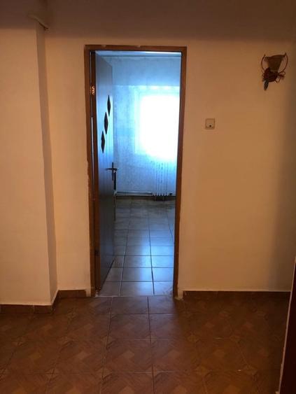 Apartament cu 2 camere decomandat în Podul de Fier