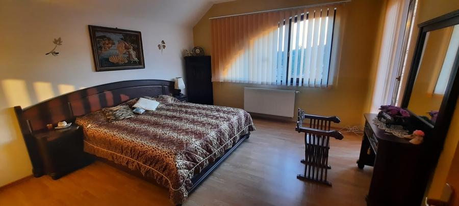 Casă individuală cu 6 camere cu Piscina în Livezeni