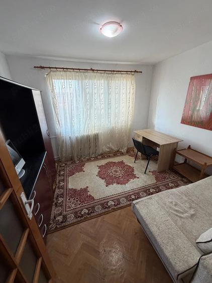 Apartament cu 3 camere semidecomandat în Take Ionescu
