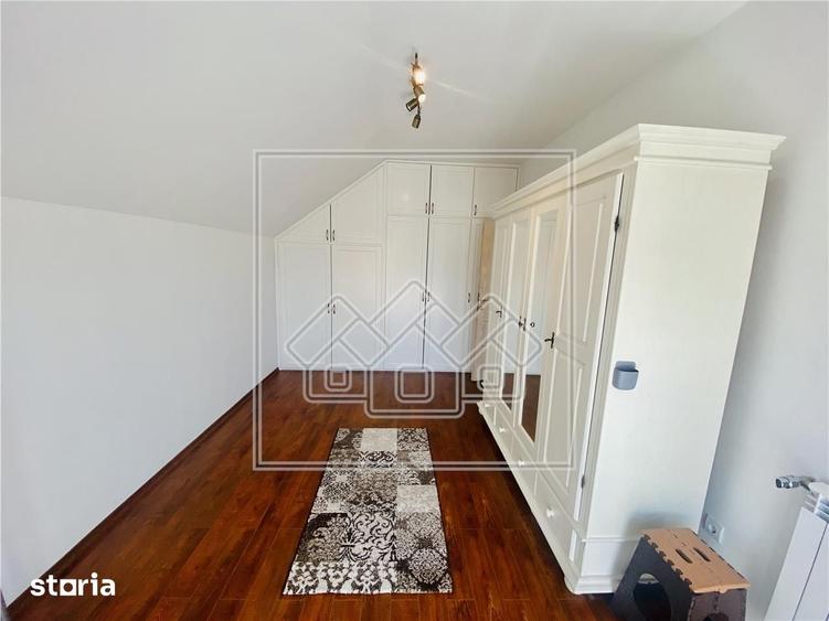 Apartament cu 5 camere în Calea Dumbrăvii