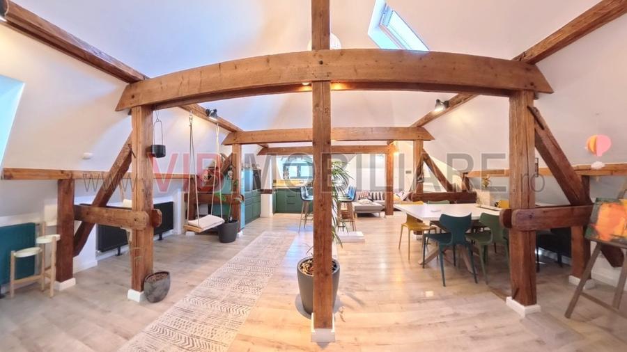 Apartament cu 3 camere semidecomandat, mobilat în Capitale