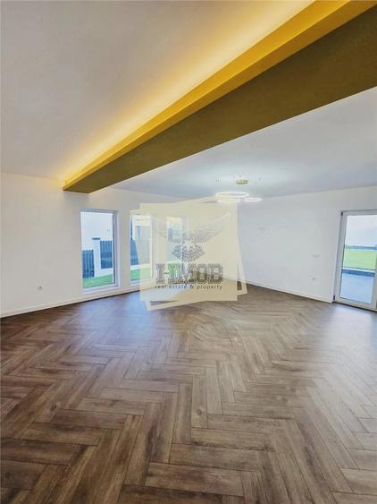 Casă cu 7 camere cu Teren 500 Mp în Central