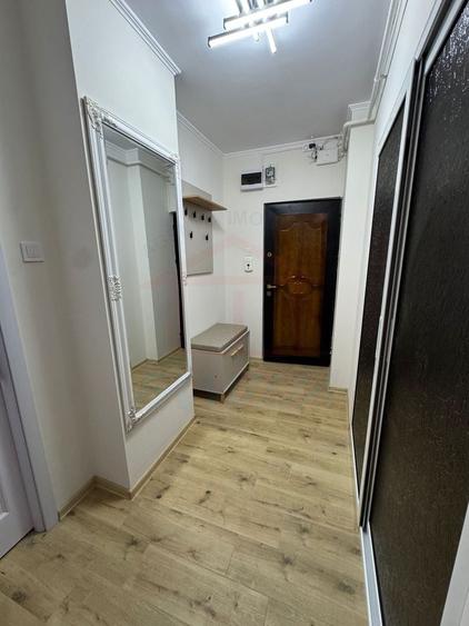 Garsonieră decomandată, mobilată în Faleză
