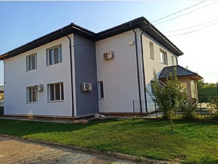 Casă cu 15 camere cu Teren 1000 Mp în Central