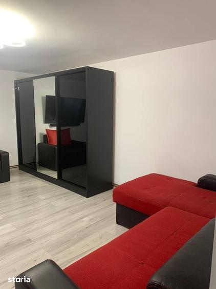 Casă cu 4 camere cu Teren 240 Mp în 9 Mai