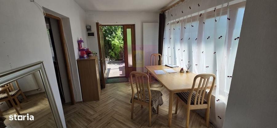 Casă cu 4 camere în Central