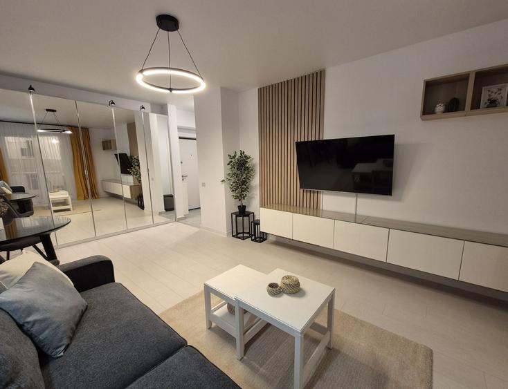 Apartament cu 2 camere decomandat în Central