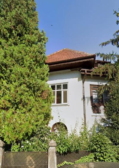 Casă individuală cu 4 camere cu Canalizare în Cotroceni