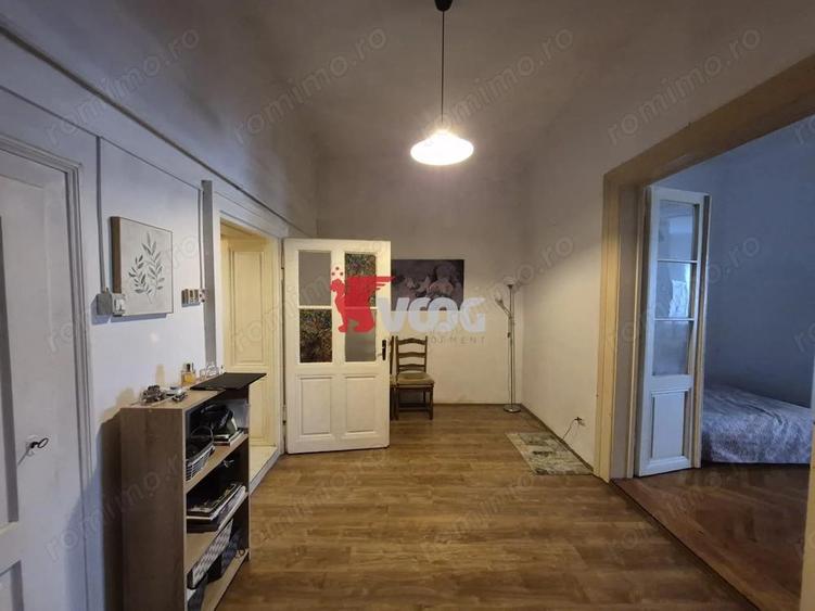 Apartament cu 2 camere semidecomandat în Badea Cârțan