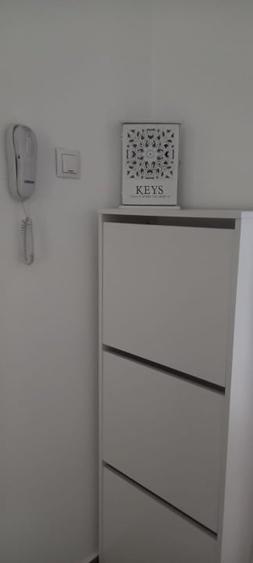 Apartament cu 3 camere semidecomandat, mobilat în Sebastian