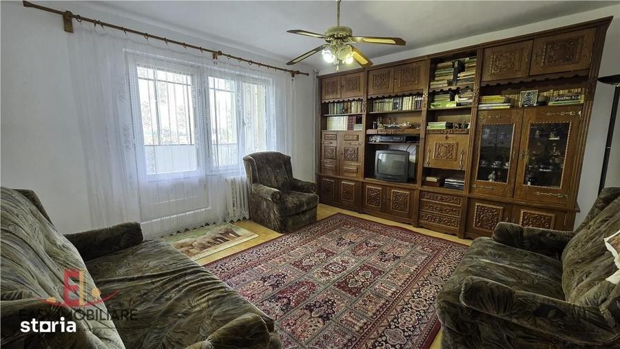 Apartament cu 3 camere în Lefaia