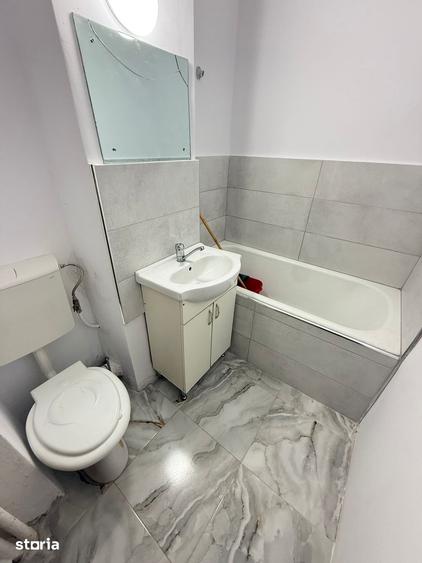 Apartament cu 3 camere decomandat în Mioriței