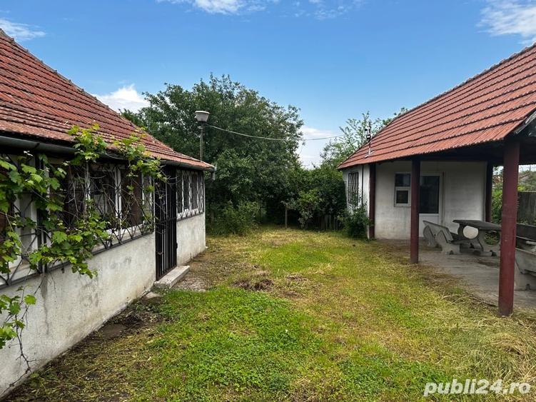 Casă cu 3 camere cu Teren 400 Mp în Ineu