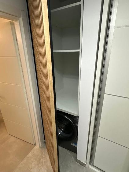Apartament cu 3 camere decomandat în Tractorul
