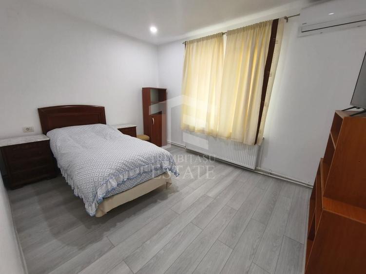 Casă individuală cu 4 camere cu Canalizare în Palazu Mare