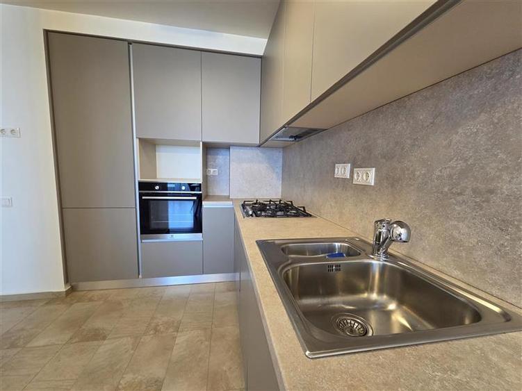 Apartament cu 2 camere decomandat, mobilat în Drumul Poienii