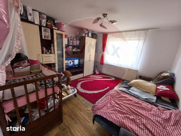 Casă cu 4 camere cu Teren 1295 Mp în Central
