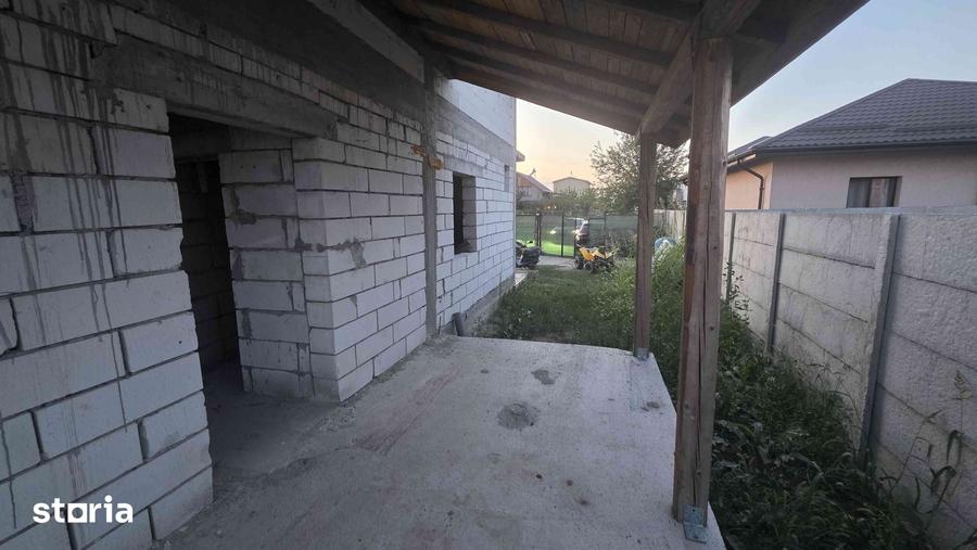 Casă cu 7 camere cu Teren 500 Mp în Clinceni