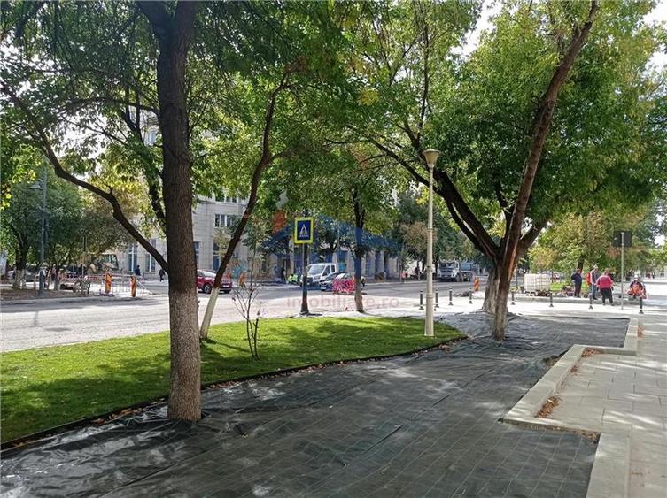 Apartament cu 3 camere decomandat în Națiunile Unite