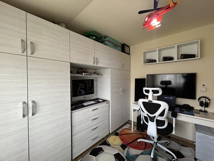 Apartament cu 3 camere decomandat, mobilat în Dâmbovița