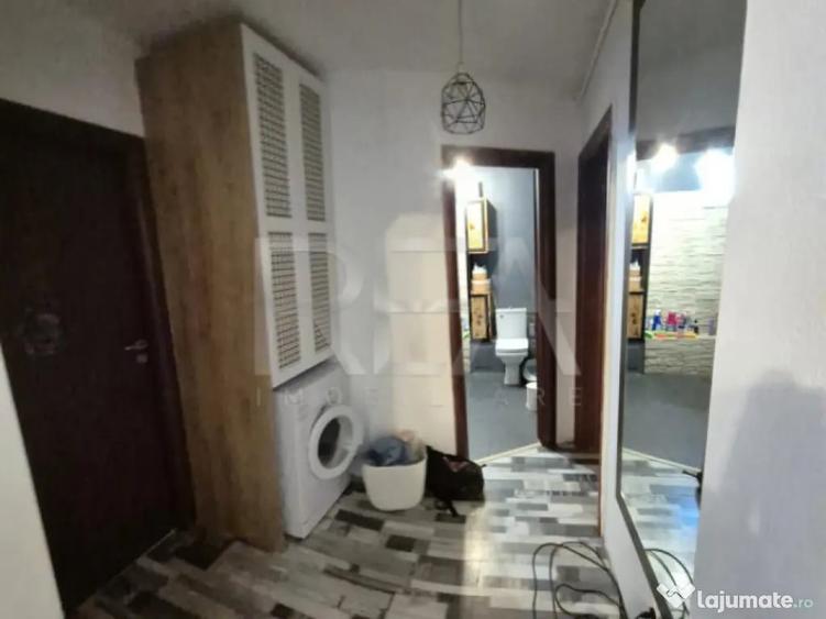 Apartament cu 3 camere semidecomandat în Colentina