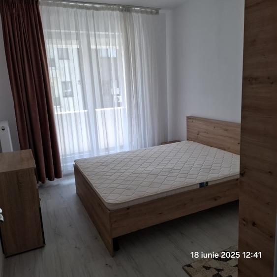 Apartament cu 2 camere decomandat în Roșu