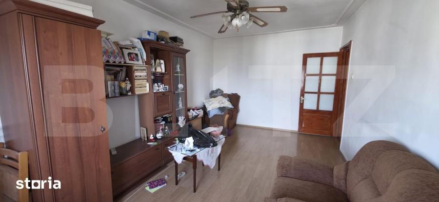 Apartament cu 3 camere decomandat în Mihai Bravu