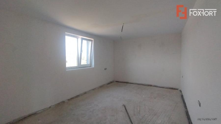 Casă cu 5 camere cu Teren 521 Mp în Utvin