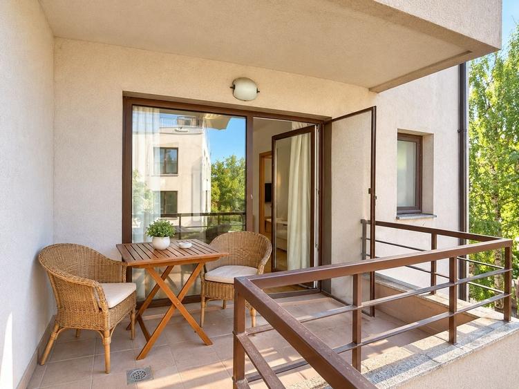Apartament cu 4 camere decomandat, mobilat în Herăstrău