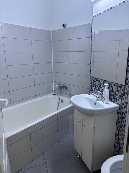 Garsonieră decomandată în Central
