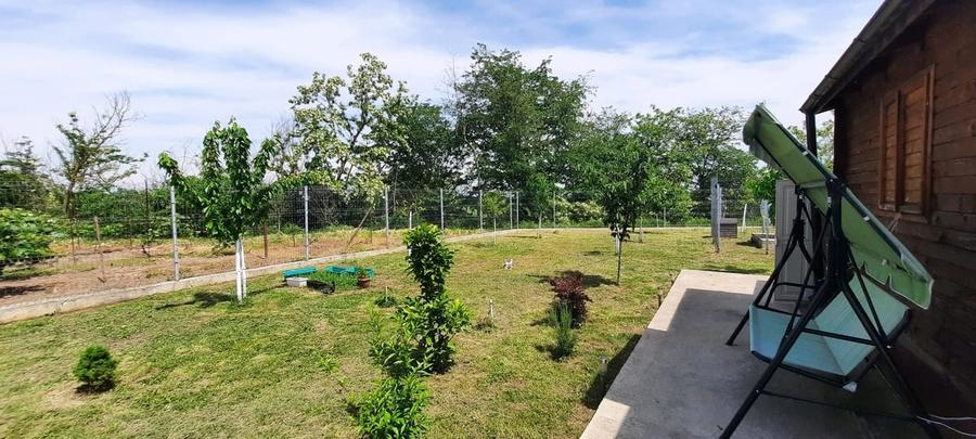 Casă cu 2 camere cu Teren 795 Mp în Regie