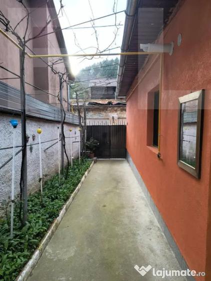 Vand casa la Nadrag zona linistita foarte aproape de centru - 5