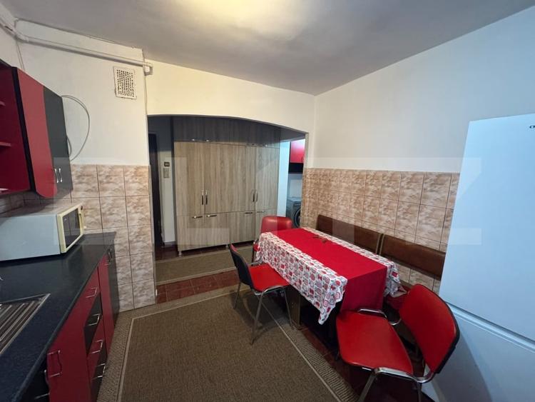 Apartament cu 2 camere decomandat, mobilat în Decebal