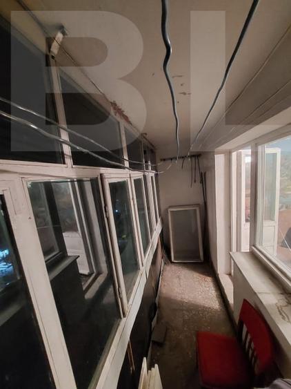 Apartament cu 3 camere semidecomandat, mobilat în Lugoj