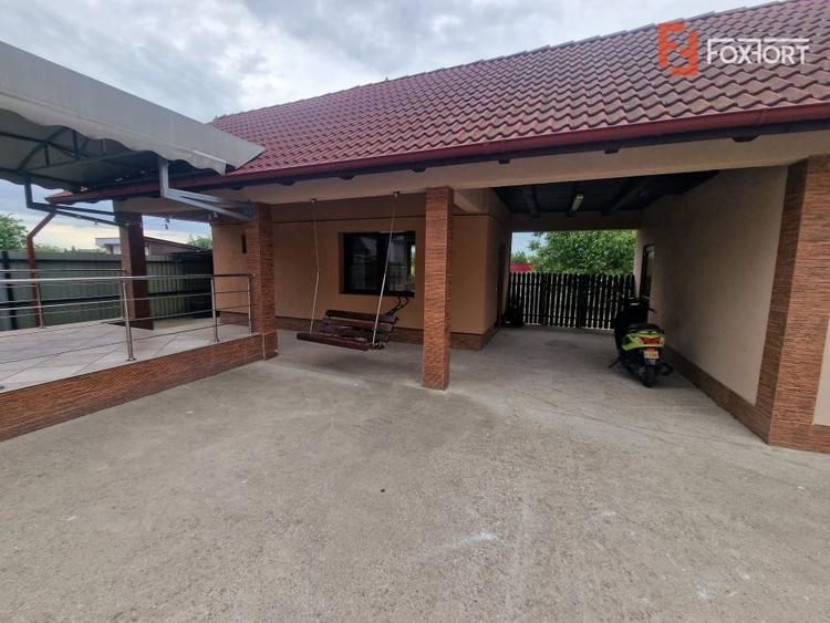 Casă individuală cu 5 camere cu Garaj în Izvin