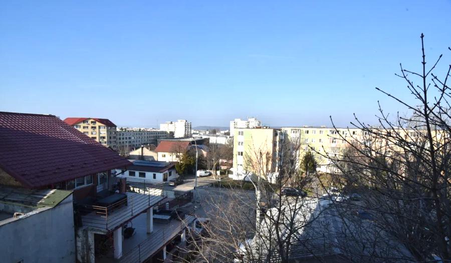 Apartament cu 2 camere semidecomandat în Războieni