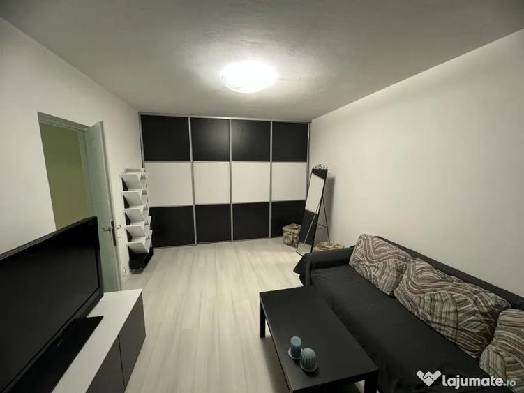 Apartament cu 2 camere decomandat în Berceni