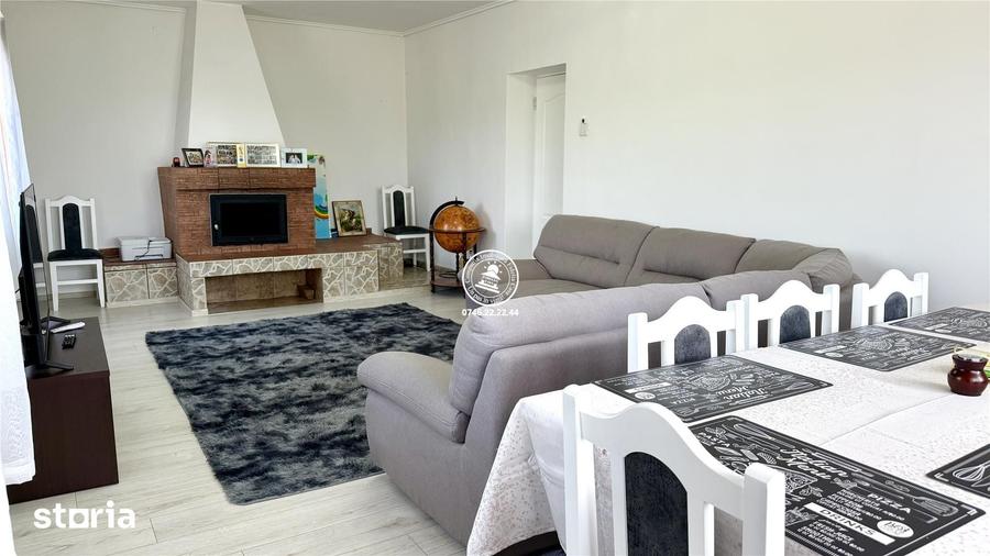 Casă cu 5 camere cu Teren 6400 Mp în Rediu