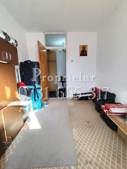 Apartament cu 3 camere semidecomandat în Tei