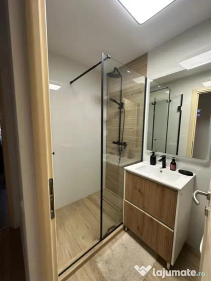 Apartament cu 4 camere decomandat în Săsar