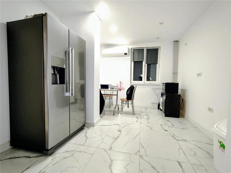 Apartament cu 3 camere decomandat în Titan