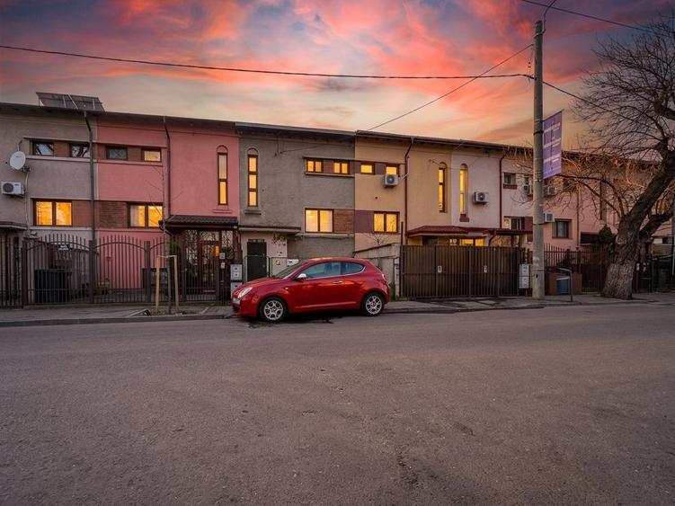 Duplex cu 5 camere cu Canalizare în Vatra Luminoasă