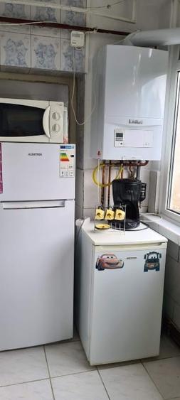 Apartament cu 3 camere decomandat, mobilat în Nicolina