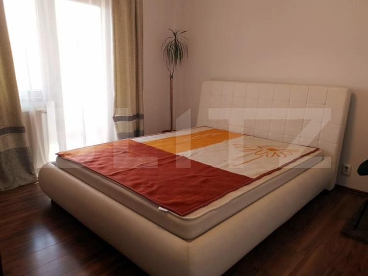 Apartament cu 3 camere semidecomandat, mobilat în Între Lacuri